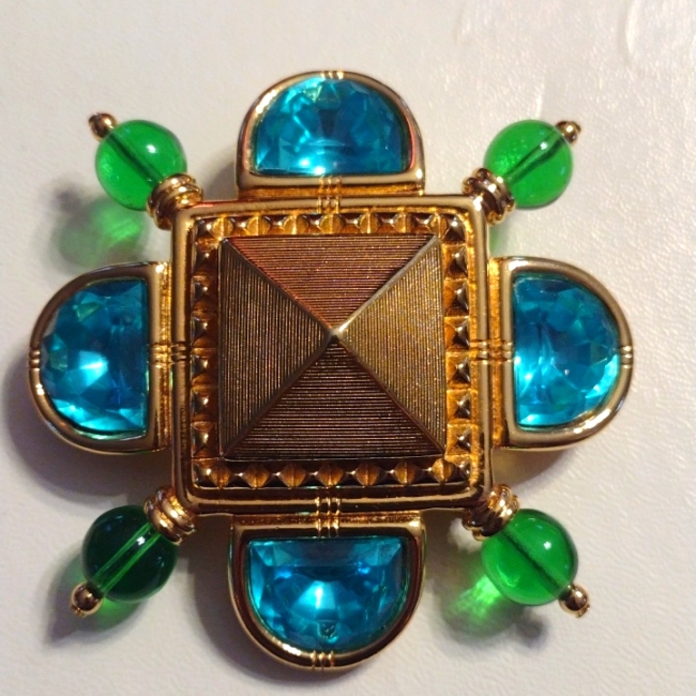 Brooch
